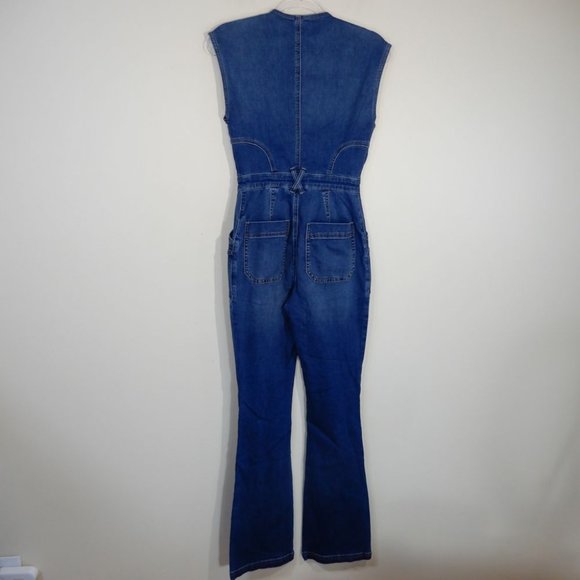 FREE PEOPLE Crvy Hyde Park Flare Leg JUMPSUIT Size 6 S Blue Stretch Denim NEW - Picture 8 of 9